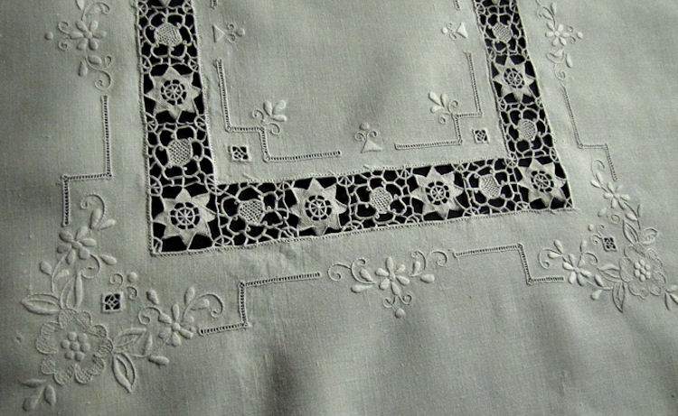 close up 2 vintage handmade linen and lace table topper with embroidery