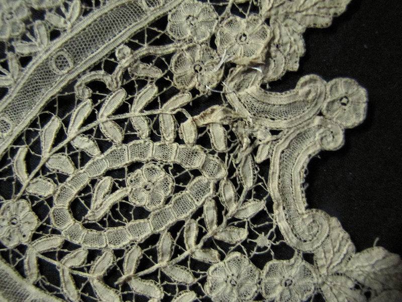 close-up 1 antique handmade Belgian lace Collar