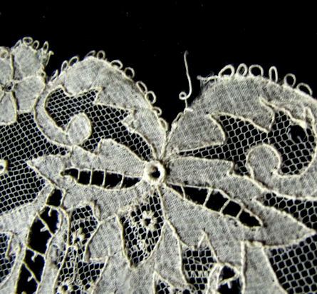 close up 3 antique carrickmacross lace collar
