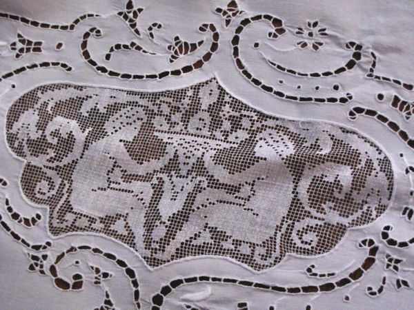 close up 6 vintage banquet tablecloth handmade figural lace and embroidery