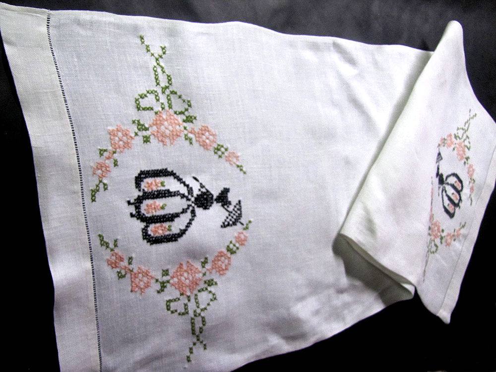vintage antique table runner hand embroidered Southern Belle