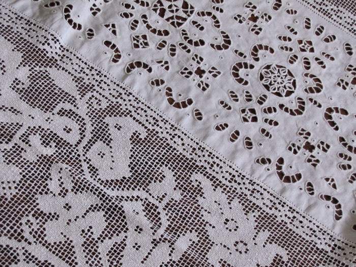 vintage antique linen tablecloth close-up lace