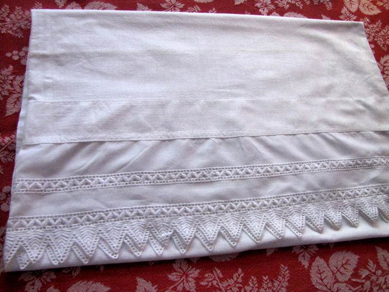 vintage single pillowcase with lace edge