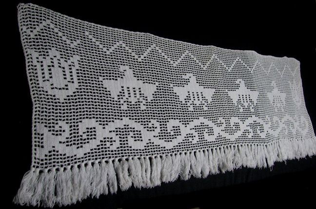 vintage figural lace table runner dresser scarf