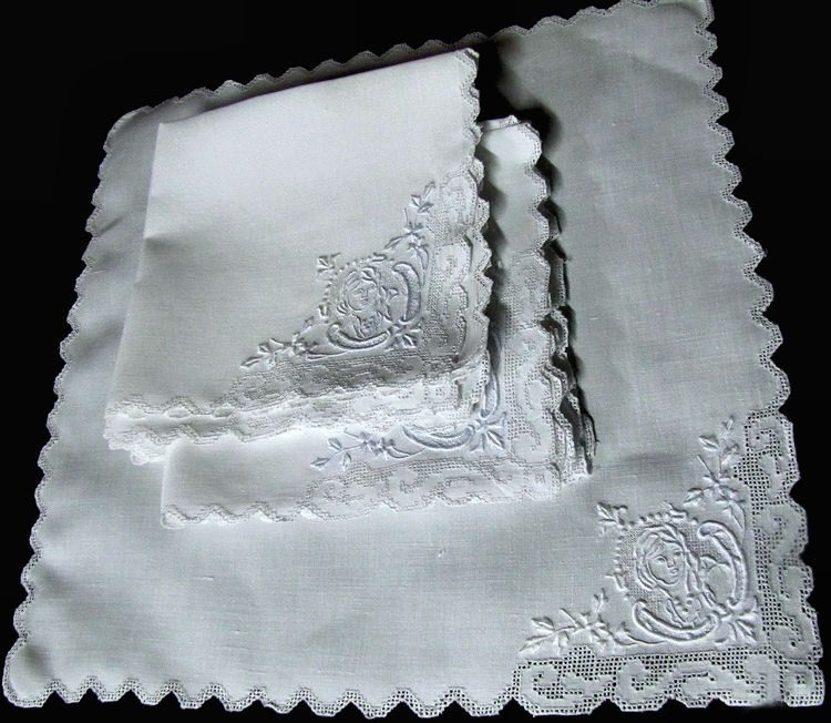 vintage white linen figural Appenzell lace napkins