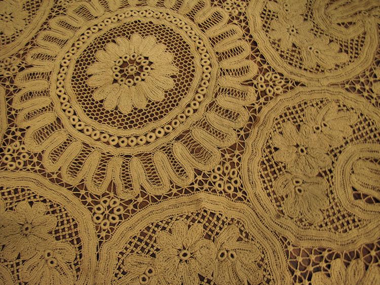 close up 2 vintage antique handmade round battenberg lace tablecloth