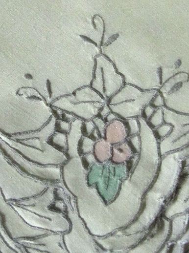 close-up lace on linen napkins