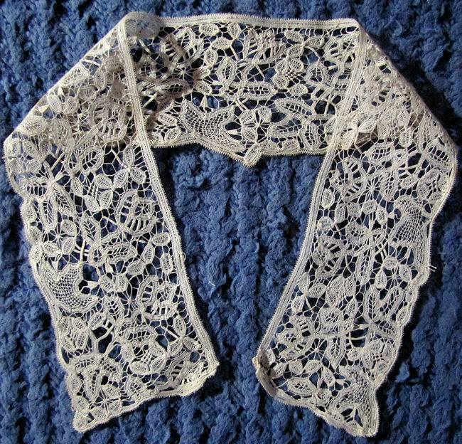 vintage antique Victorian handmade bobbin lace collar