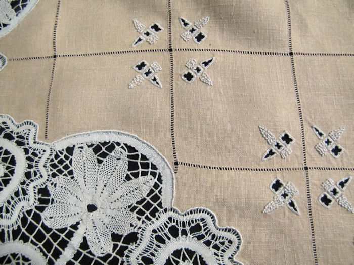 close up 2 vintage antique linen table topper with deep handmade bobbin lace