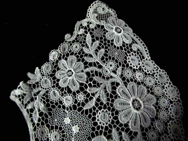 close up 2 vintage antique wide Schiffli lace collar