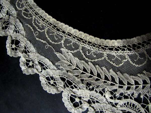 close up 2 vintage victorian antique Brussels lace collar
