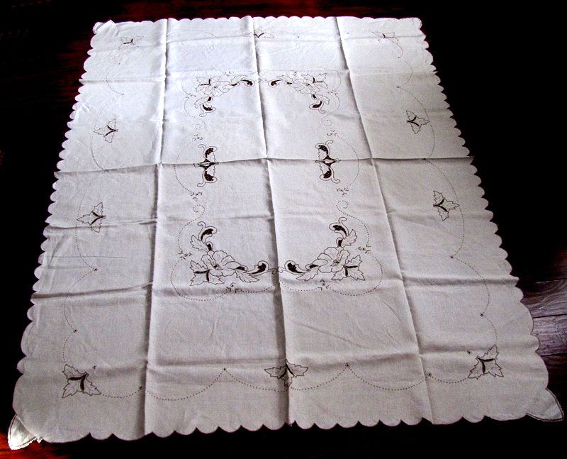 vintage antique handmade linen tablecloth and napkins lace and embroidery