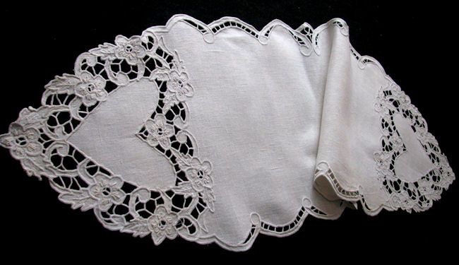 vintage figural lace table runner dresser scarf
