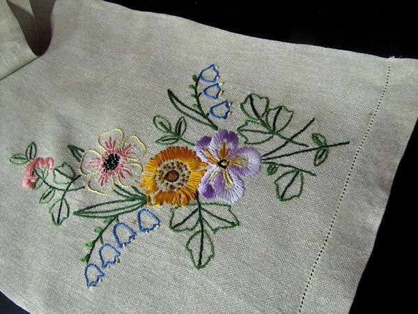close up vintage antique linen table runner dresser scarf hand embroidered