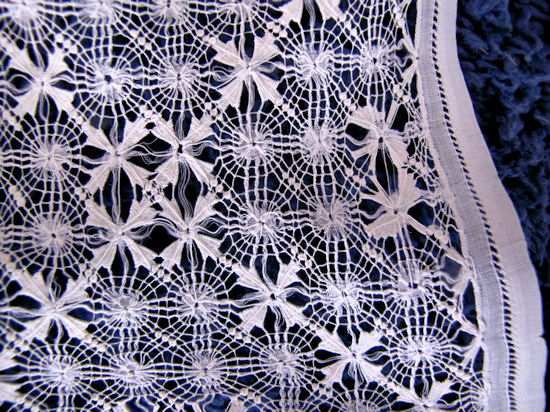 close up 4 vintage white linen handmade lace cocktail napkins set