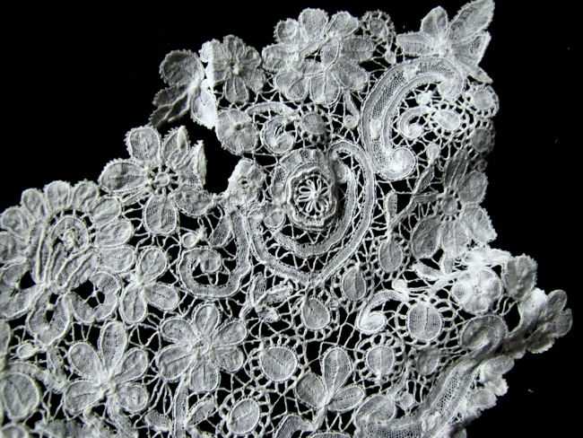 antique brussels point de venise lace collar close up 3