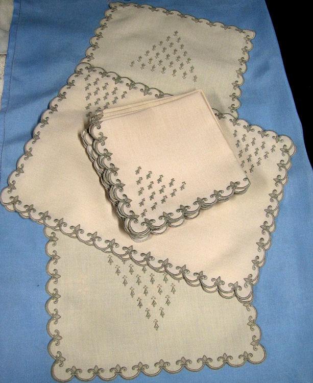 vintage placemats, table runner and napkins by Marghab