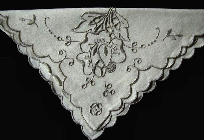 close up set of 12 vintage linen napkins handmade lace embroidery Madeira