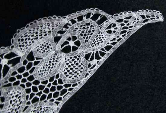 end close-up handmade lace collar