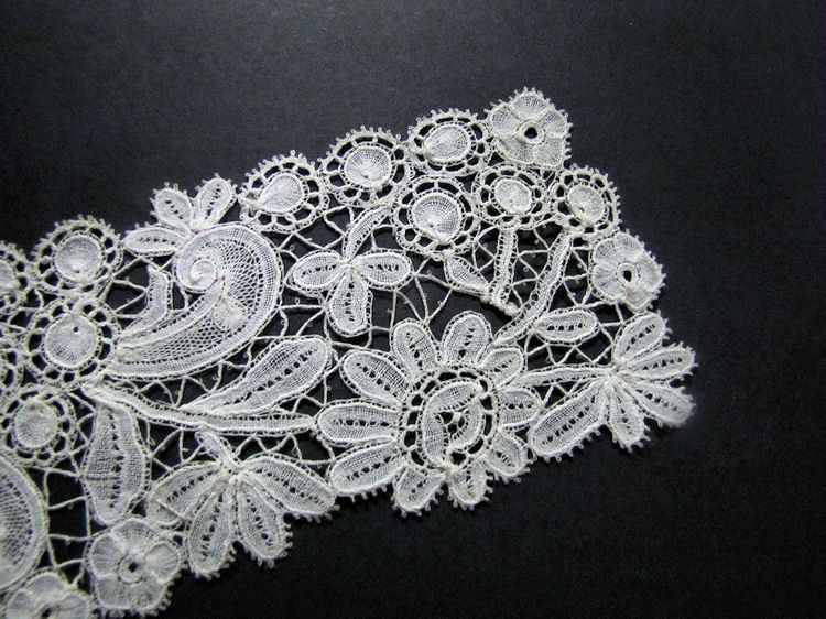 close up 4 vintage antique handmade bobbin lace dress insert