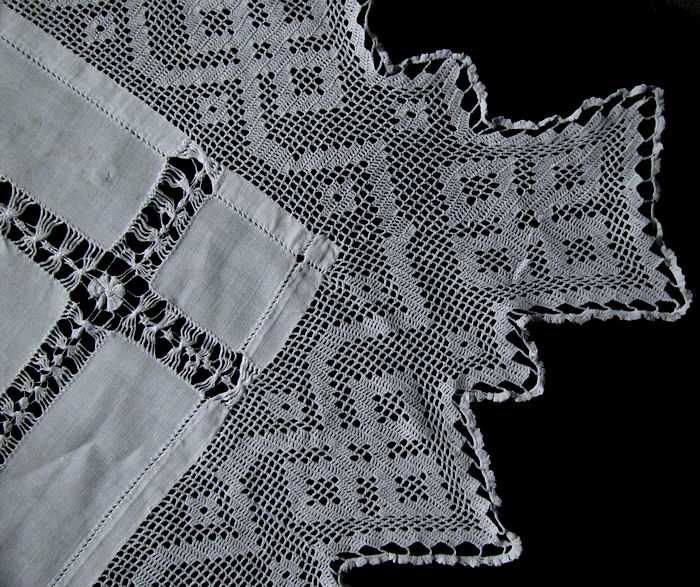 close up 2 vintage antique white linen tablecloth with handmade lace and embroidery