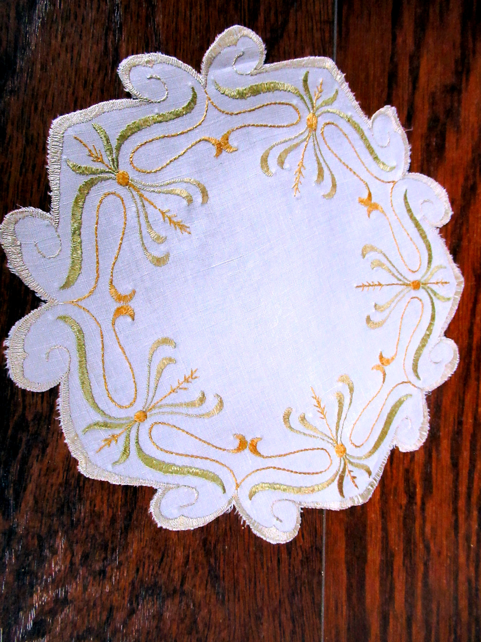 vintage  antique handmade art nouveau design society silk embroidered doily