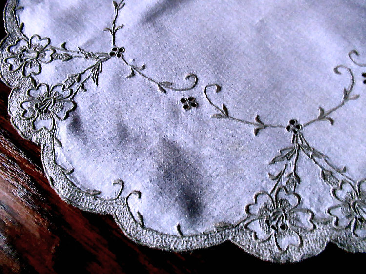 vintage  antique handmade linen doily Madeira Embroidery