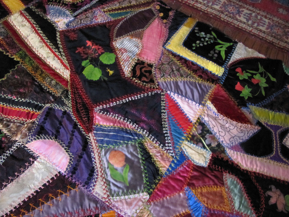 close up 9 vintage antique bedspread quilt handmade