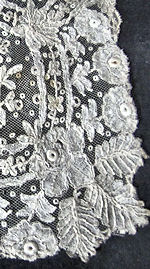 antique handmade bobbin lace trim for hankie
