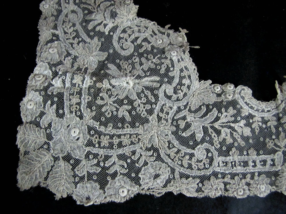 close up 2 vintage antique lace border for wedding hankie