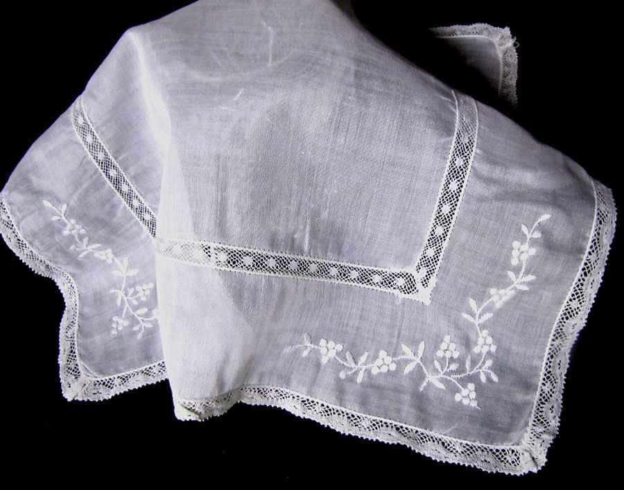 vintage antique wedding brides hanky french lace and whitework