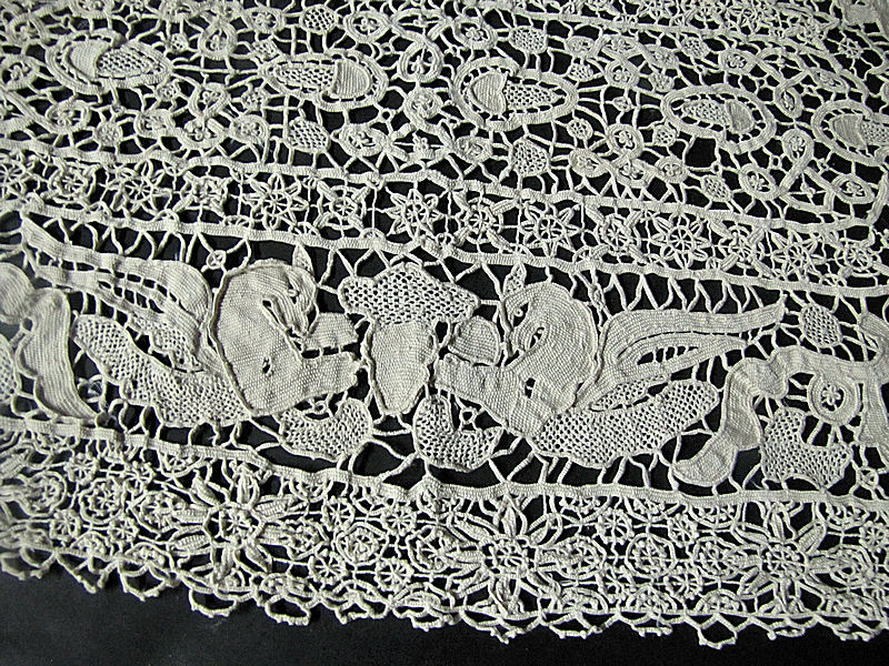 close up 4 vintage antique placemats and table runners handmade figural lace set