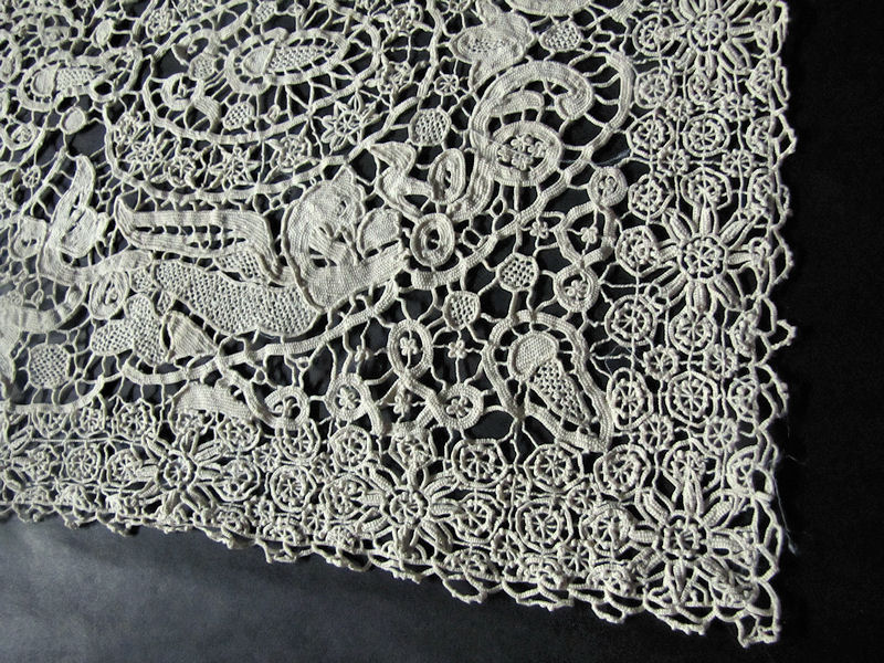 close up 7 vintage antique placemats and table runners handmade figural lace set