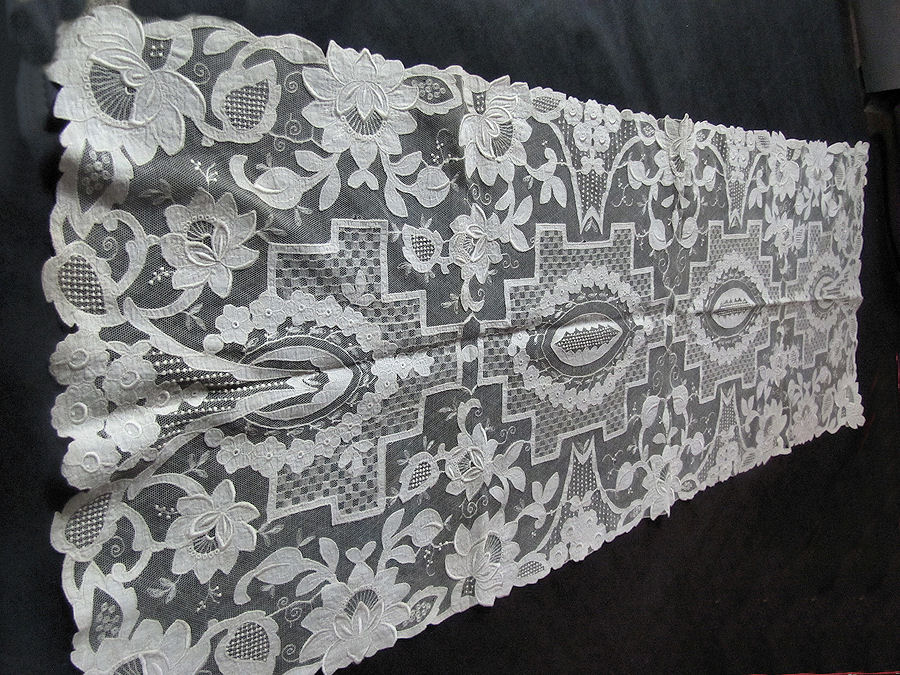 vintage antique table runner carrickmacross lace