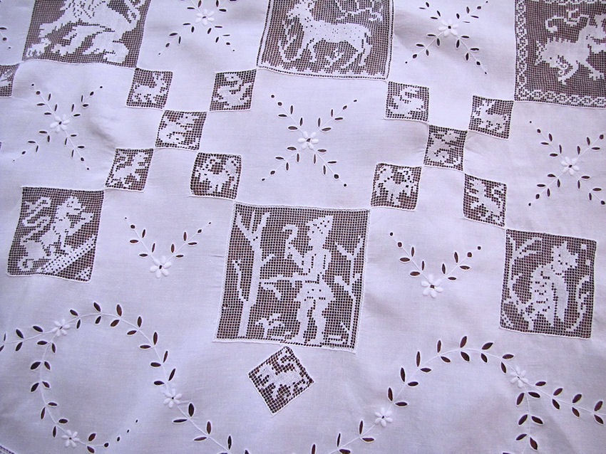 close-up 1 vintage  antique handmade tablecloth figural lace