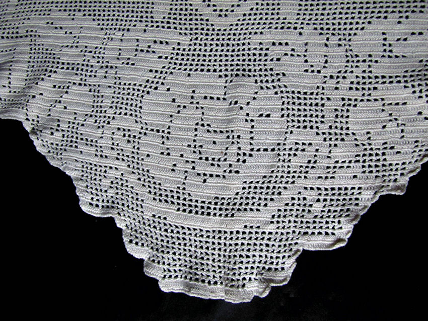 close up 3 vintage antique table topper handmade lace